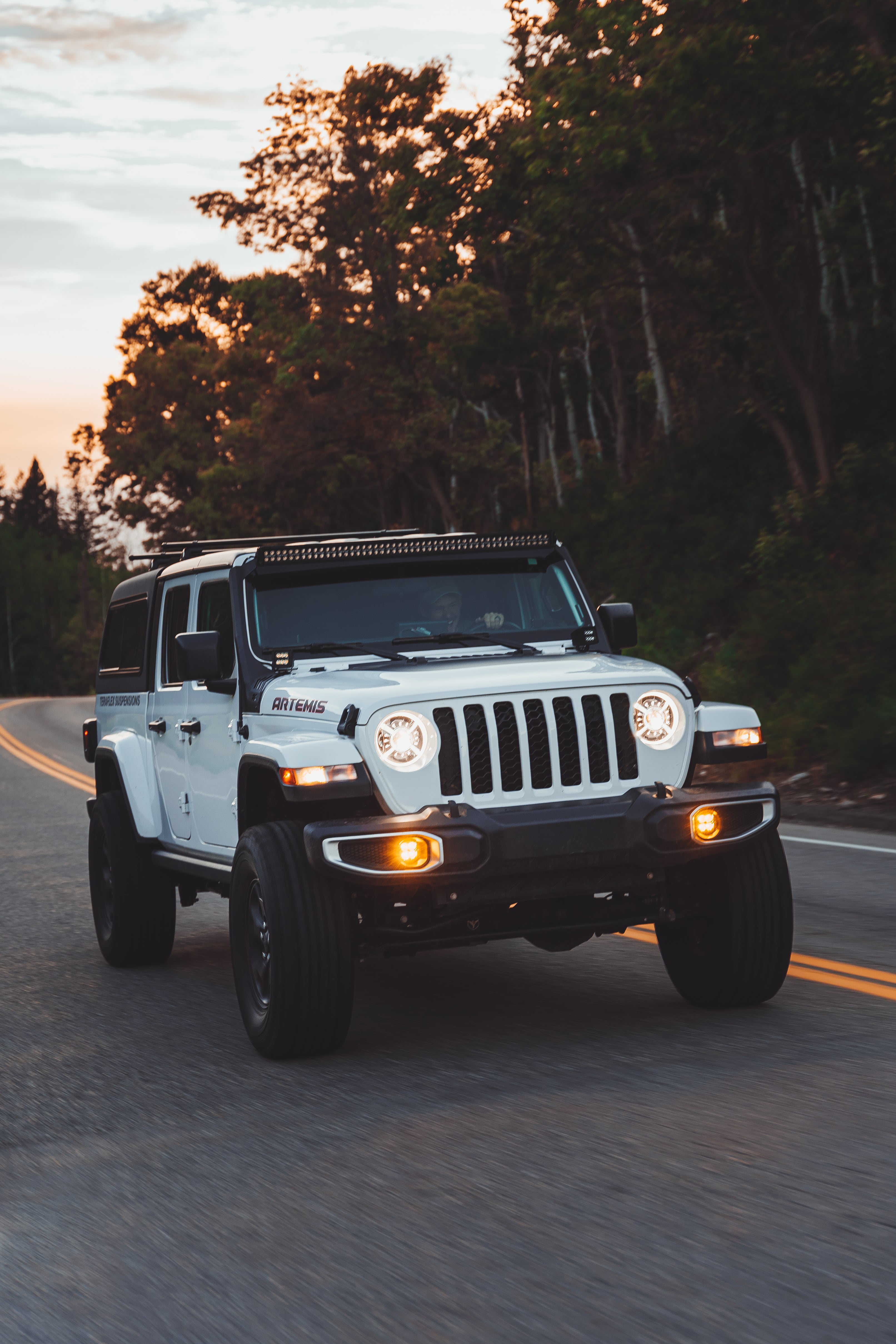 Jeep Wrangler Rubicon LED Fog Light Kit (2018-2020) - Plastic Bumper