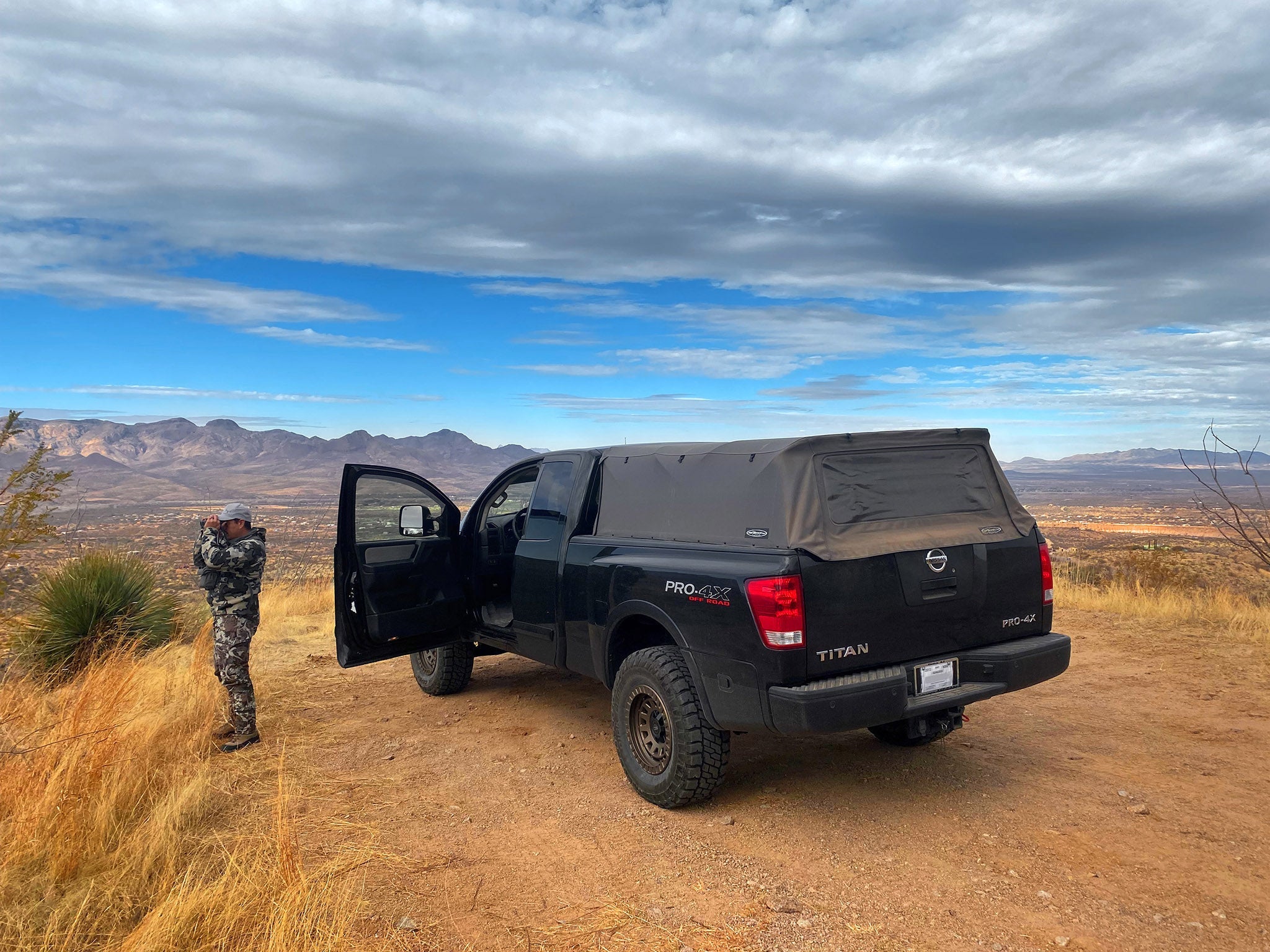 VENTURE | Satin Bronze